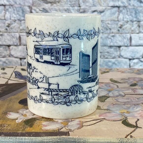 Giftcraft Toronto Souvenir Mug Vintage Ceramic Memorabilia Stoneware - Picture 4 of 7